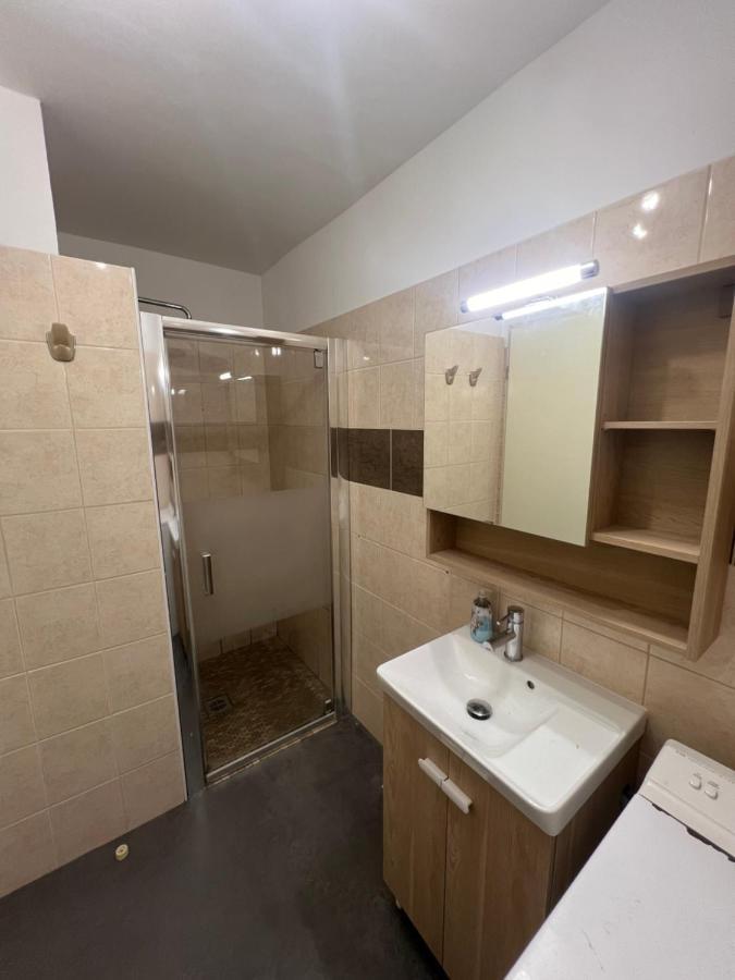 בורם-לה-מימוזה Appartement Unique Dans Le Domaine De La Sangliere מראה חיצוני תמונה